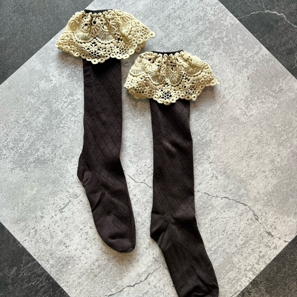 World’s Softest Socks Sassy Brown Knee High Lace Socks - Picture 1 of 5
